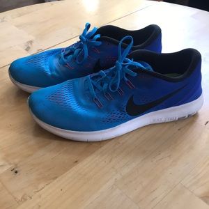 ✨ NIKE Women’s Sz 11 Blue Free Run Shoe!!